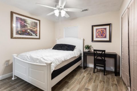 Condo in Gainesville, Florida, 2 bedrooms  № 1843273 - photo 11