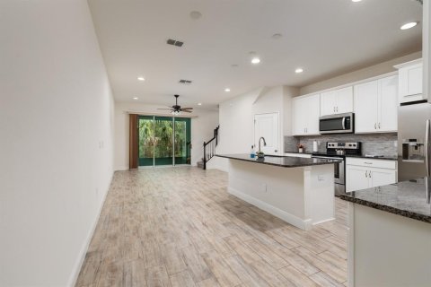 Adosado en venta en Lutz, Florida, 3 dormitorios, 159.42 m2 № 1759685 - foto 7