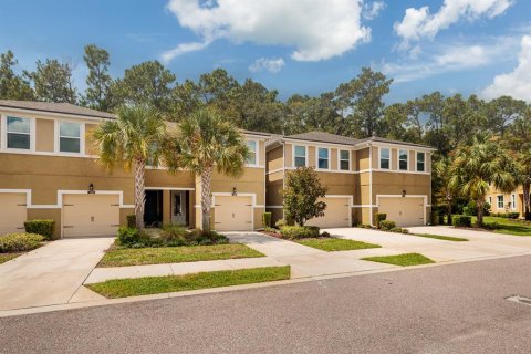 Adosado en venta en Lutz, Florida, 3 dormitorios, 159.42 m2 № 1759685 - foto 1