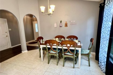 House in Kissimmee, Florida 6 bedrooms, 201.51 sq.m. № 1350840 - photo 14