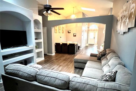 House in Kissimmee, Florida 6 bedrooms, 201.51 sq.m. № 1350840 - photo 20