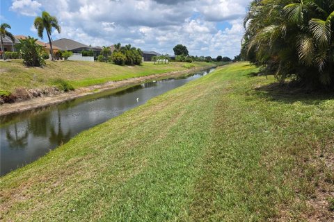 House in Rotonda, Florida 3 bedrooms, 156.08 sq.m. № 2151995 - photo 27