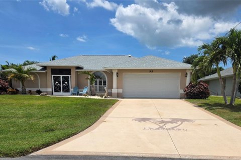 House in Rotonda, Florida 3 bedrooms, 156.08 sq.m. № 2151995