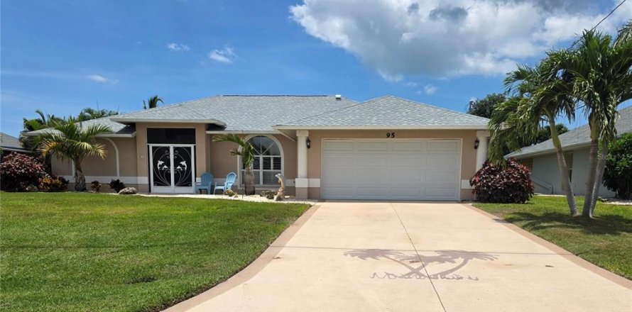 House in Rotonda, Florida 3 bedrooms, 156.08 sq.m. № 2151995
