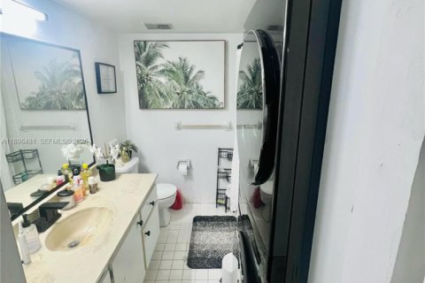 Condo in Tamarac, Florida, 2 bedrooms  № 2081601 - photo 12