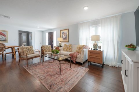 Villa ou maison à vendre à Tampa, Floride: 4 chambres, 159.88 m2 № 1919922 - photo 10