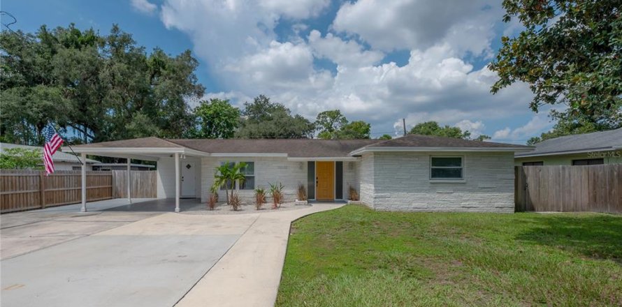 Villa ou maison à Tampa, Floride 4 chambres, 159.88 m2 № 1919922