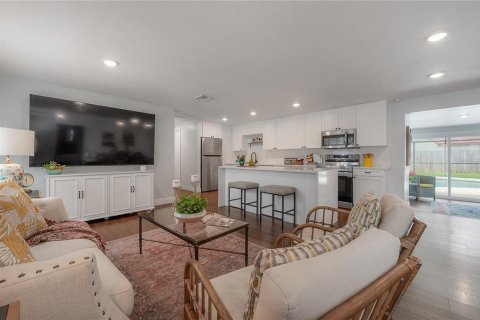 Villa ou maison à vendre à Tampa, Floride: 4 chambres, 159.88 m2 № 1919922 - photo 7