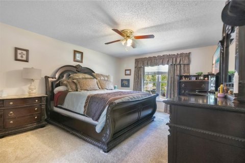 House in Clermont, Florida 4 bedrooms, 222.22 sq.m. № 2151769 - photo 19