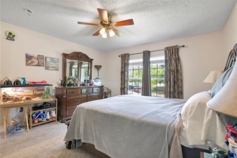 House in Clermont, Florida 4 bedrooms, 222.22 sq.m. № 2151769 - photo 16