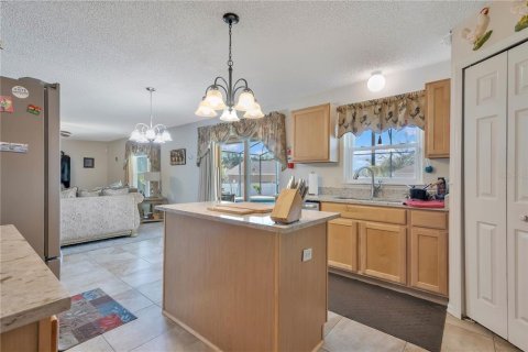 House in Clermont, Florida 4 bedrooms, 222.22 sq.m. № 2151769 - photo 12