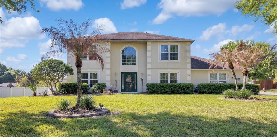 House in Clermont, Florida 4 bedrooms, 222.22 sq.m. № 2151769