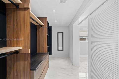 Снять в аренду виллу или дом в Майами-Бич, Флорида 4 спальни, 225.75м2, № 2046225 - фото 21