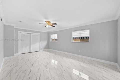 Снять в аренду виллу или дом в Майами-Бич, Флорида 4 спальни, 225.75м2, № 2046225 - фото 17