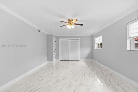 Снять в аренду виллу или дом в Майами-Бич, Флорида 4 спальни, 225.75м2, № 2046225 - фото 16