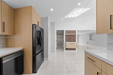 Снять в аренду виллу или дом в Майами-Бич, Флорида 4 спальни, 225.75м2, № 2046225 - фото 11