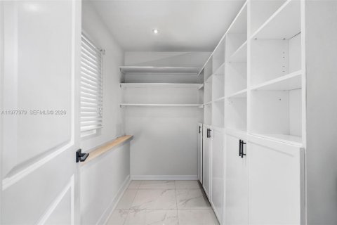 Снять в аренду виллу или дом в Майами-Бич, Флорида 4 спальни, 225.75м2, № 2046225 - фото 12