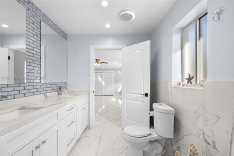 Снять в аренду виллу или дом в Майами-Бич, Флорида 4 спальни, 225.75м2, № 2046225 - фото 20