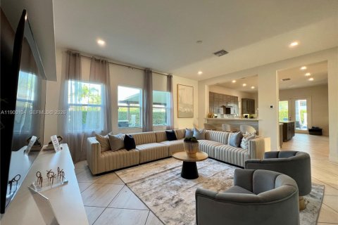 Villa ou maison à louer à Miami, Floride: 8 chambres, 411.19 m2 № 2297390 - photo 10