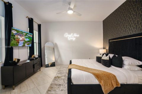 Villa ou maison à louer à Miami, Floride: 8 chambres, 411.19 m2 № 2297390 - photo 16