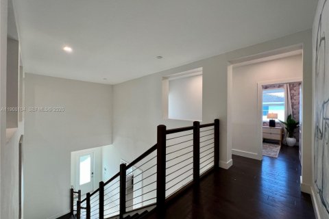 Villa ou maison à louer à Miami, Floride: 8 chambres, 411.19 m2 № 2297390 - photo 20