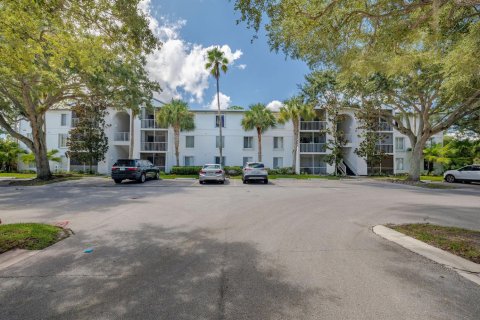 Condo in Port St. Lucie, Florida, 2 bedrooms  № 2399992 - photo 19