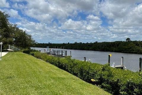 Condo in Port St. Lucie, Florida, 2 bedrooms  № 2399992 - photo 10