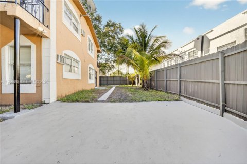 Immobilier commercial à vendre à Miami, Floride: 145.48 m2 № 2001275 - photo 15