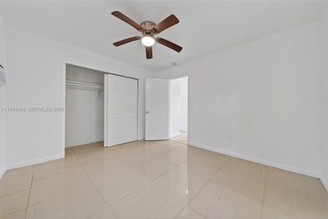 Immobilier commercial à vendre à Miami, Floride: 145.48 m2 № 2001275 - photo 13
