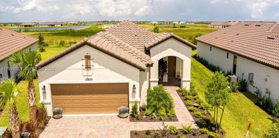 Villa ou maison à Port St. Lucie, Floride 2 chambres, 165.09 m2 № 1988673