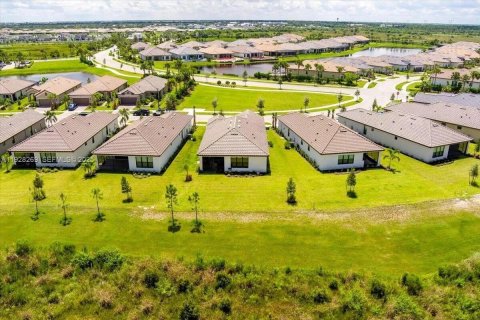 Villa ou maison à vendre à Port St. Lucie, Floride: 2 chambres, 165.09 m2 № 1988673 - photo 30