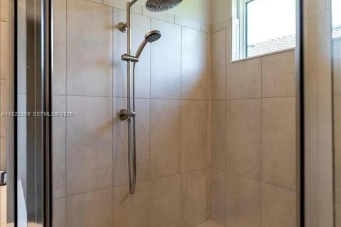 Villa ou maison à vendre à Port St. Lucie, Floride: 2 chambres, 165.09 m2 № 1988673 - photo 18