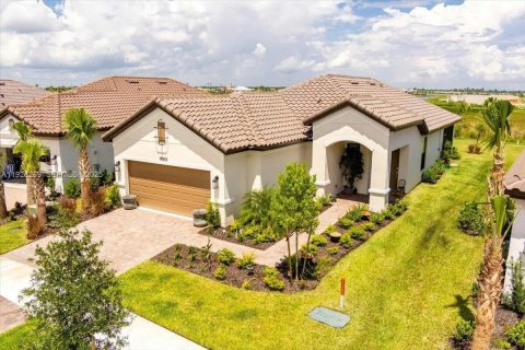 Villa ou maison à vendre à Port St. Lucie, Floride: 2 chambres, 165.09 m2 № 1988673 - photo 3
