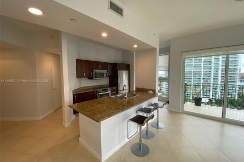 Condo in Aventura, Florida, 2 bedrooms  № 1946250 - photo 12