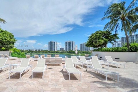 Condo in Aventura, Florida, 2 bedrooms  № 1946250 - photo 6