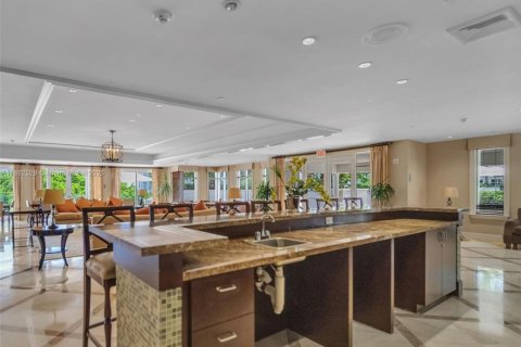 Condo in Aventura, Florida, 2 bedrooms  № 1946250 - photo 8