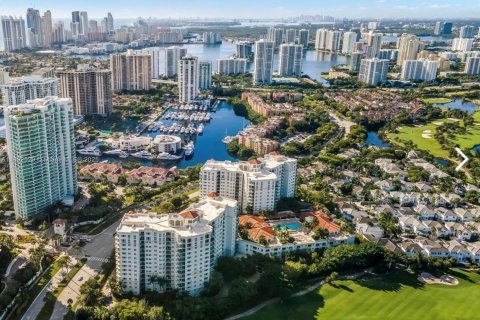 Copropriété à vendre à Aventura, Floride: 2 chambres, 121.89 m2 № 1946250 - photo 1