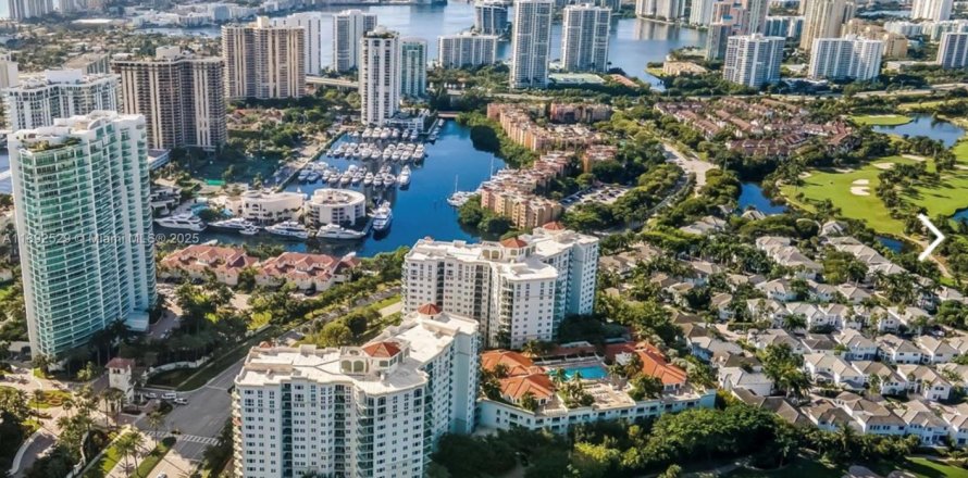 Condo à Aventura, Floride, 2 chambres  № 1946250