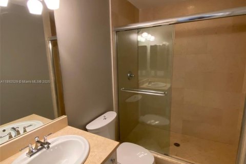 Condo in Aventura, Florida, 2 bedrooms  № 1946250 - photo 20