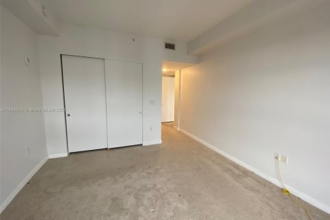 Condo in Aventura, Florida, 2 bedrooms  № 1946250 - photo 15