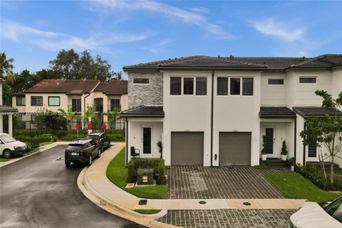 Townhouse in Pembroke Park, Florida 3 bedrooms, 118.54 sq.m. № 1836672 - photo 5