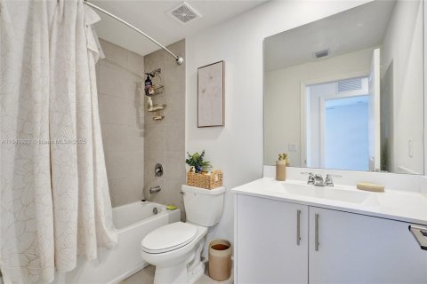Townhouse in Pembroke Park, Florida 3 bedrooms, 118.54 sq.m. № 1836672 - photo 16