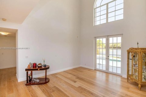House in Weston, Florida 5 bedrooms, 276.2 sq.m. № 1872381 - photo 10
