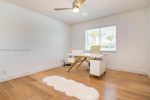 House in Weston, Florida 5 bedrooms, 276.2 sq.m. № 1872381 - photo 29