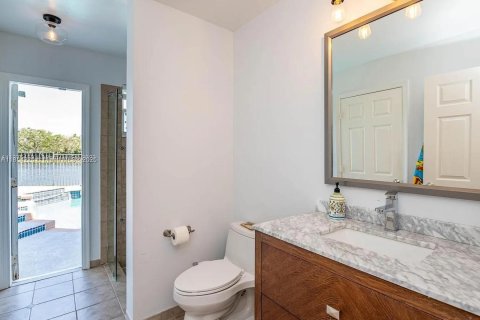 House in Weston, Florida 5 bedrooms, 276.2 sq.m. № 1872381 - photo 20
