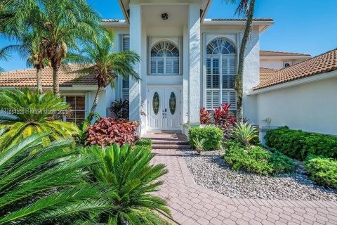 House in Weston, Florida 5 bedrooms, 276.2 sq.m. № 1872381 - photo 1
