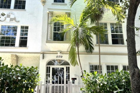 Кондоминиум с 2 спальнями в Майами-Бич, Флорида № 1975790