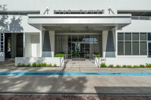 Condominio en alquiler en Orlando, Florida, 2 dormitorios, 163.97 m2 № 1916073 - foto 2