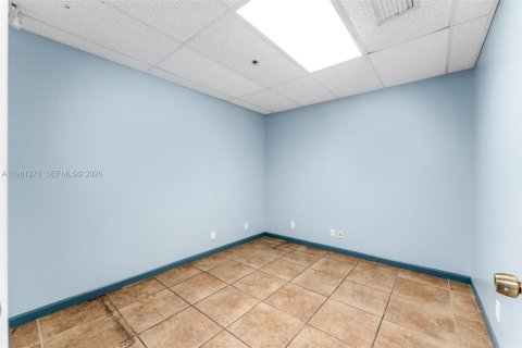 Immobilier commercial à vendre à Hialeah, Floride № 2091284 - photo 11