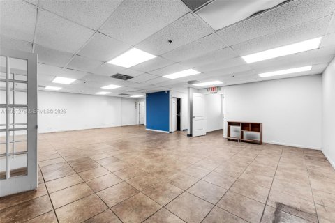 Immobilier commercial à vendre à Hialeah, Floride № 2091284 - photo 5